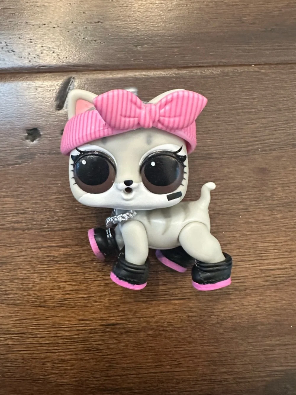 EUC L.O.L. Surprise! Gray Cat Figure with Pink Bow and Black Boots